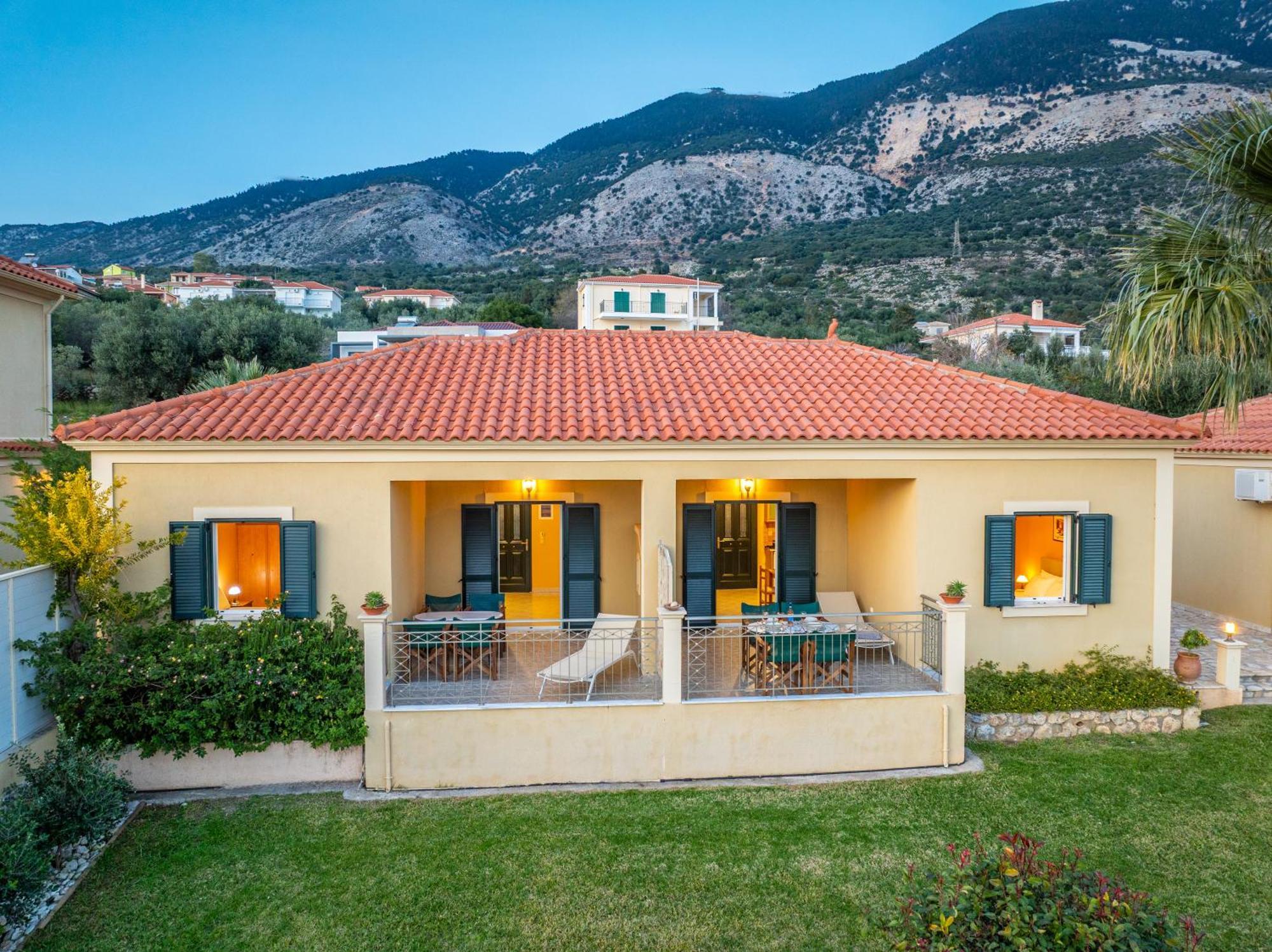 Eleftheria Apartments Vlachata Exterior photo